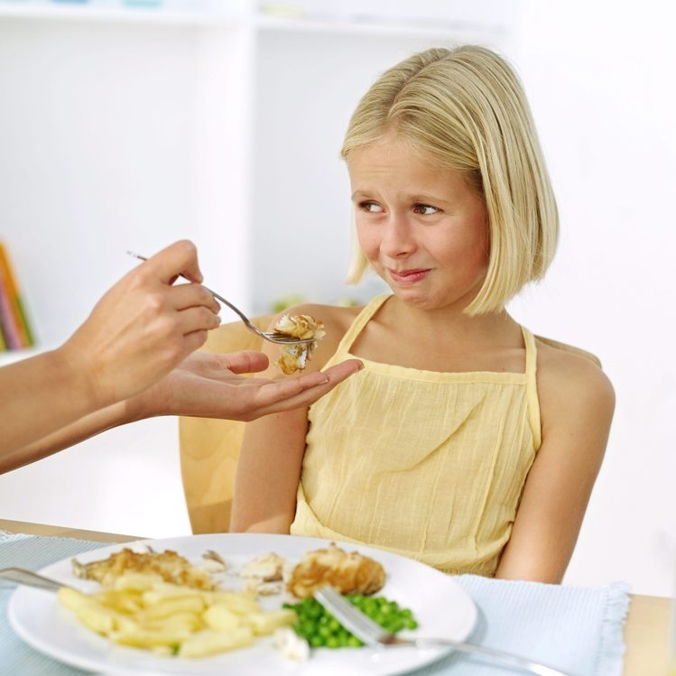 difficult to feed picky eaters child